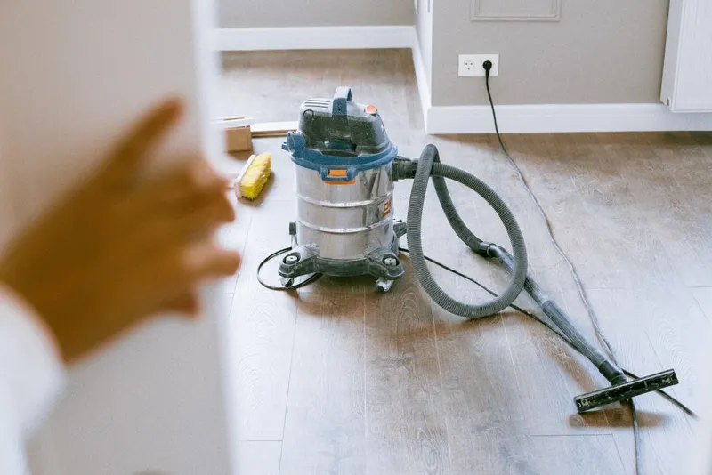Industrial vacuum cleaner in a newly renovated room
