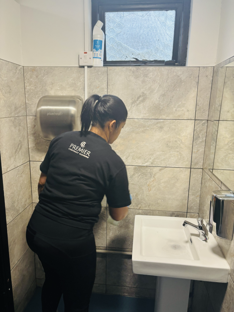 commercial bathroom cleaning service dublin